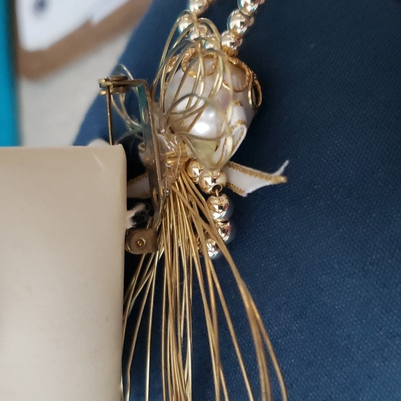 Handmade angel pin - Picture 5 of 7